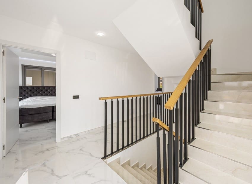 4 sypialnia Willa na sprzedaż w La Nucia z basenem garażem - 1 495 000 € (Ref: 9050046)