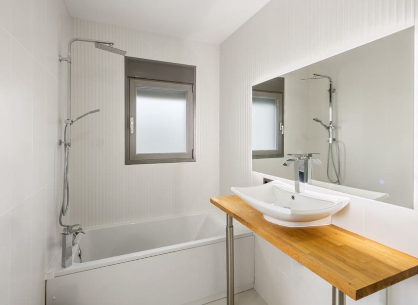 4 sypialnia Willa na sprzedaż w La Nucia z basenem garażem - 1 495 000 € (Ref: 9050046)