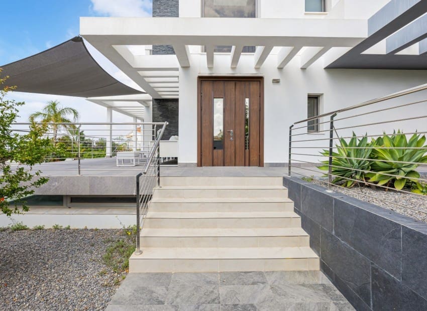 4 sypialnia Willa na sprzedaż w La Nucia z basenem garażem - 1 495 000 € (Ref: 9050046)