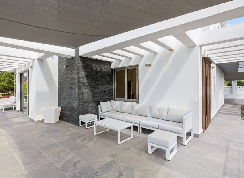 4 sypialnia Willa na sprzedaż w La Nucia z basenem garażem - 1 495 000 € (Ref: 9050046)