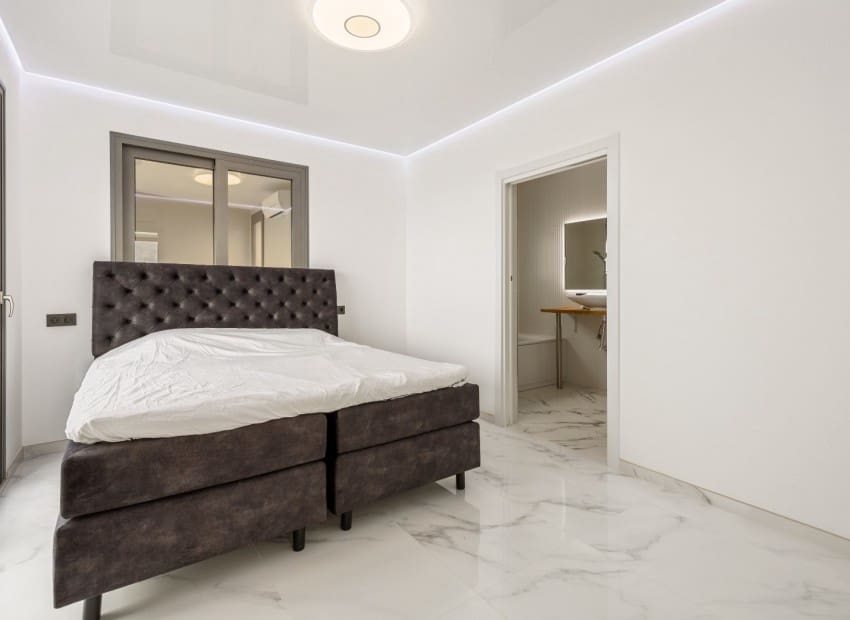 4 sypialnia Willa na sprzedaż w La Nucia z basenem garażem - 1 495 000 € (Ref: 9050046)