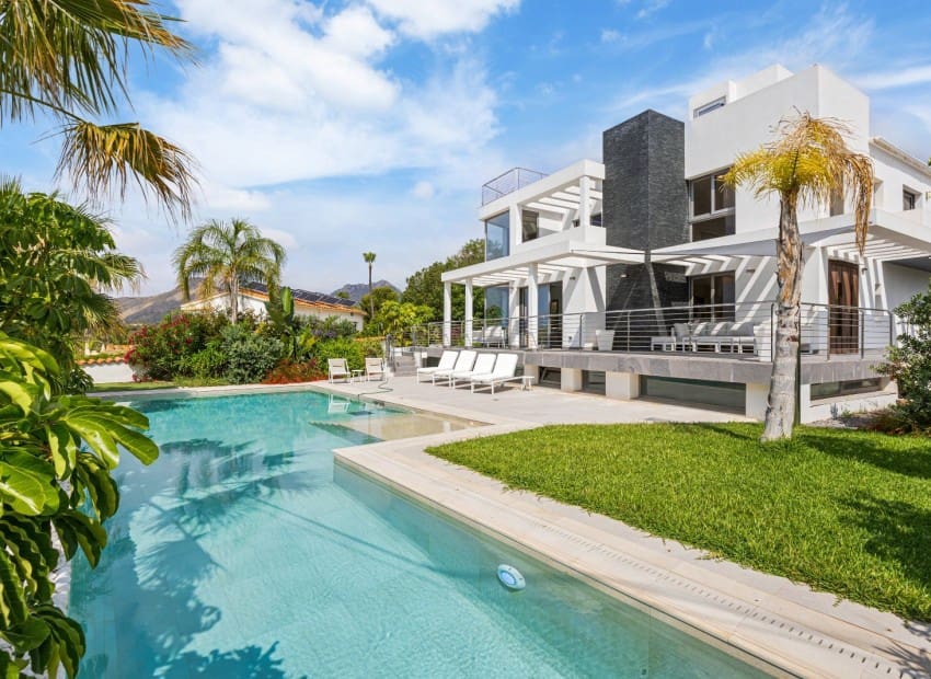 4 sypialnia Willa na sprzedaż w La Nucia z basenem garażem - 1 495 000 € (Ref: 9050046)