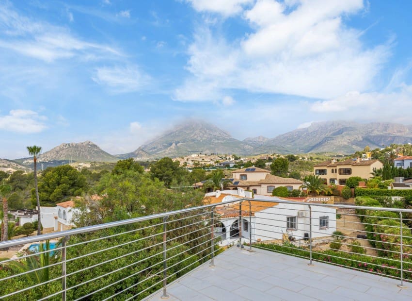 4 sypialnia Willa na sprzedaż w La Nucia z basenem garażem - 1 495 000 € (Ref: 9050046)