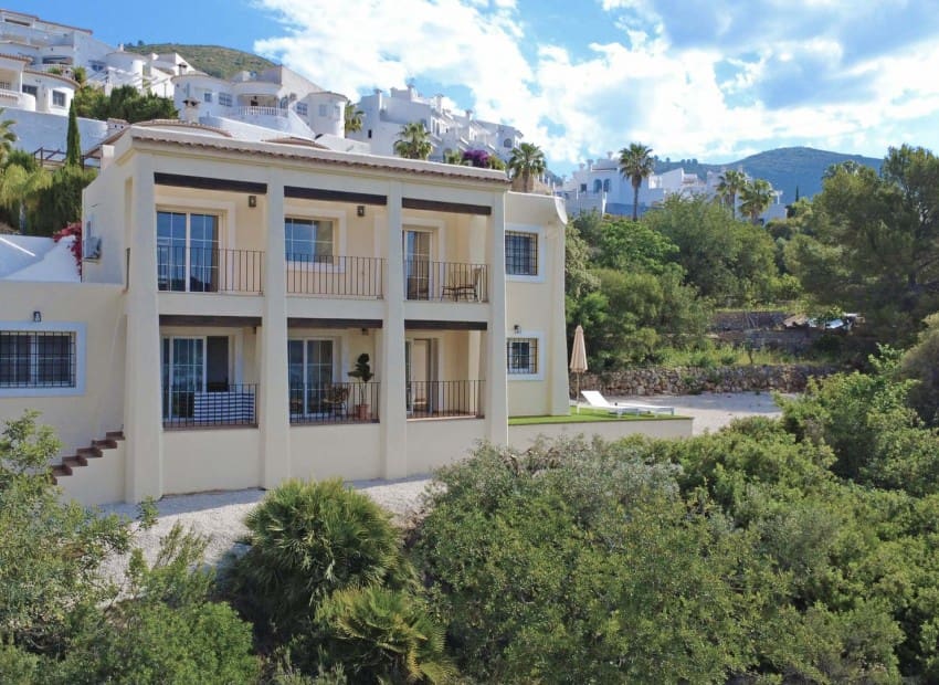 3 bedroom Villa for sale in Jalon / Xalo with pool - € 595,000 (Ref: 9064025)