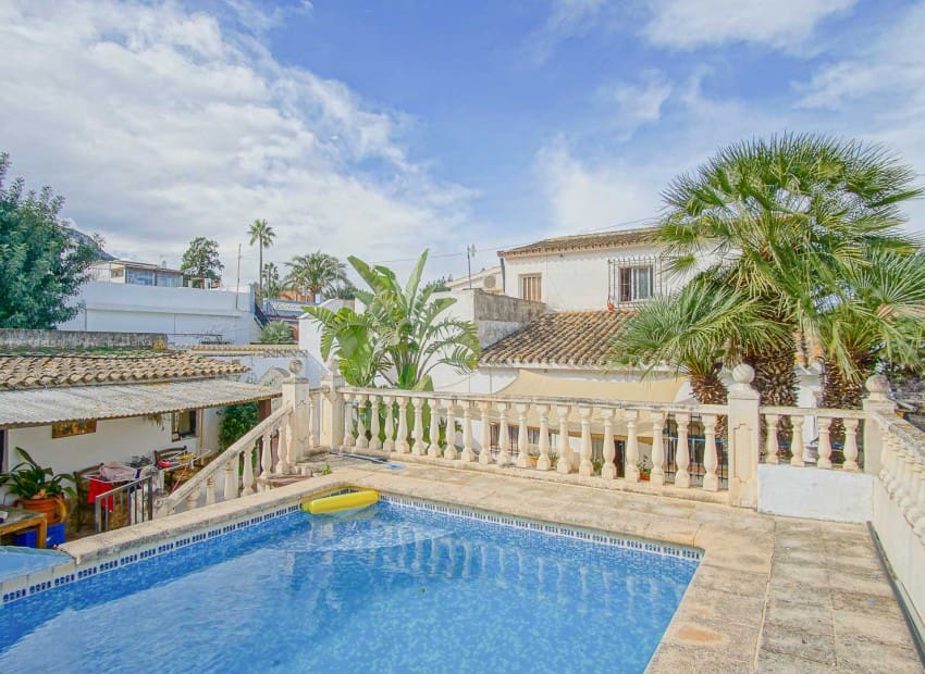 6 slaapkamer Villa te koop in Denia met zwembad - € 649.000 (Ref: 9064026)