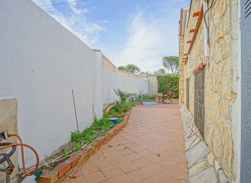 6 slaapkamer Villa te koop in Denia met zwembad - € 649.000 (Ref: 9064026)