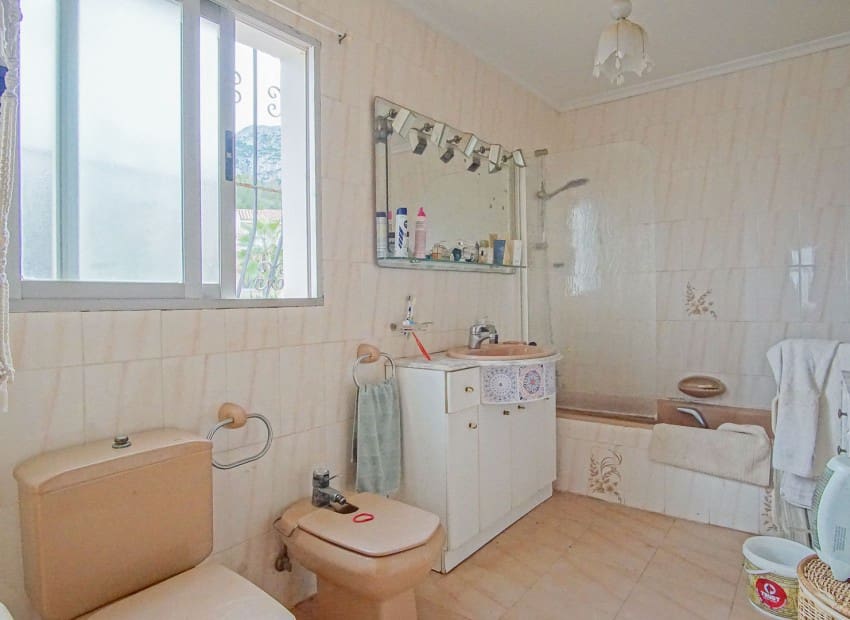 6 slaapkamer Villa te koop in Denia met zwembad - € 649.000 (Ref: 9064026)