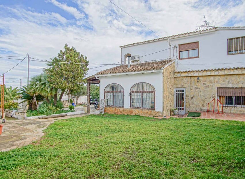 6 slaapkamer Villa te koop in Denia met zwembad - € 649.000 (Ref: 9064026)