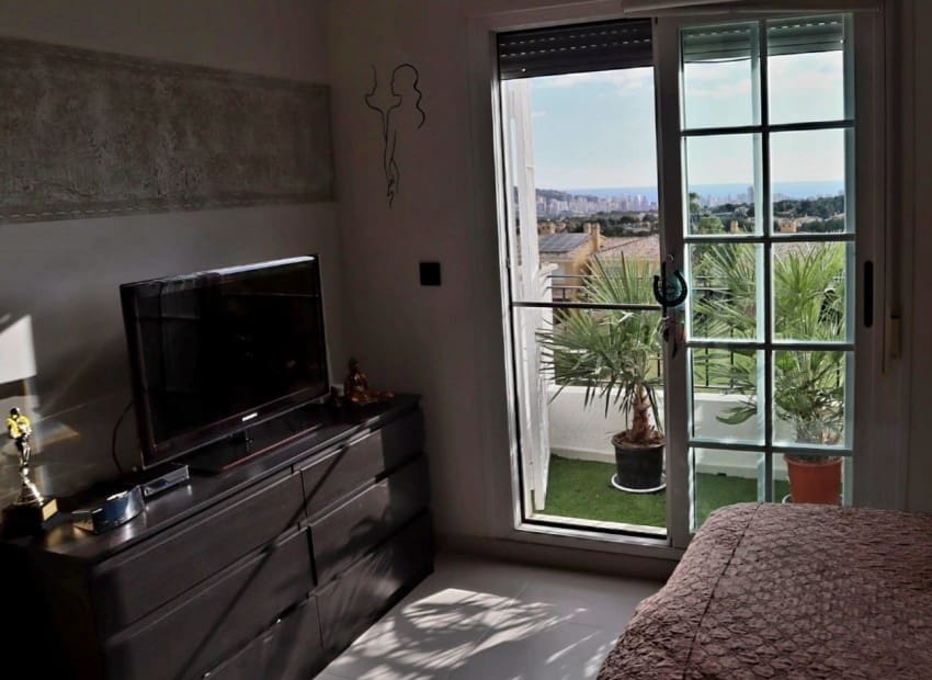 4 soveværelse Villa til salg i La Nucia med swimmingpool - € 366.000 (Ref: 9066563)