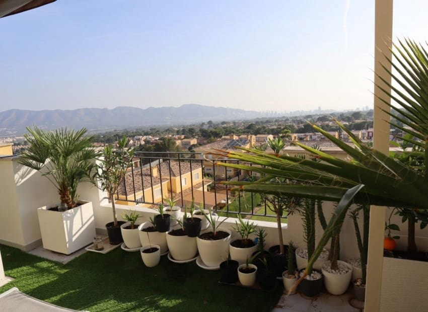 4 soveværelse Villa til salg i La Nucia med swimmingpool - € 366.000 (Ref: 9066563)