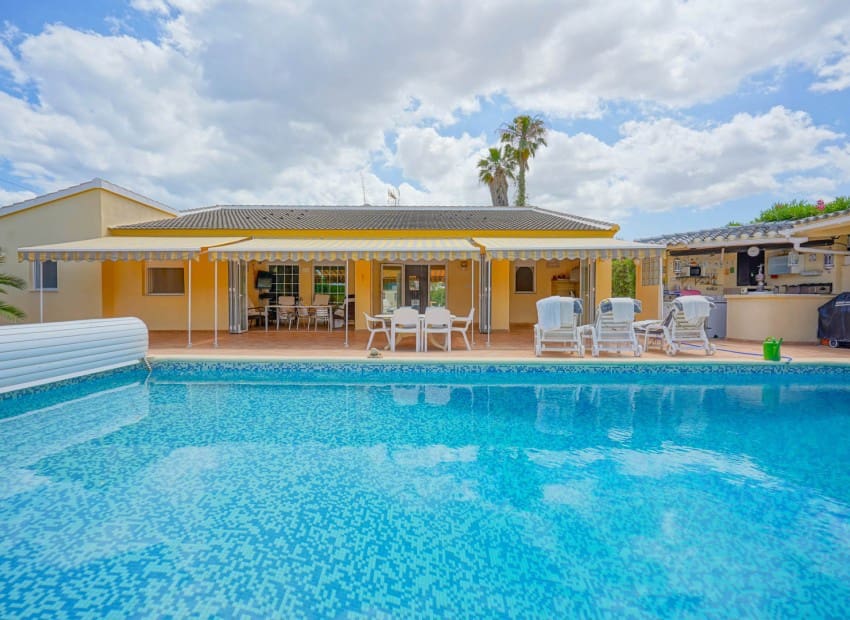 5 sovrum Villa till salu i Els Poblets med pool - 765 000 € (Ref: 9066971)