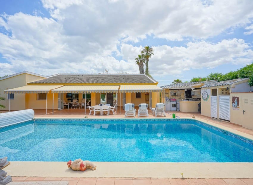 5 sovrum Villa till salu i Els Poblets med pool - 765 000 € (Ref: 9066971)