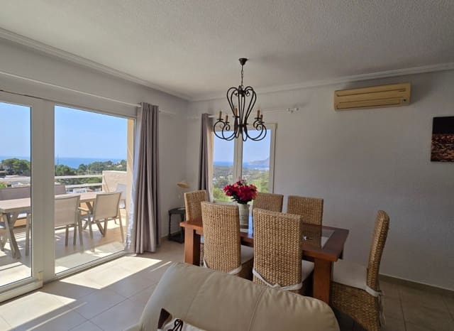 3 soverom Kjedet enebolig til salgs i Altea la Vella, Altea med svømmebasseng - € 3 000 (Ref: 9074297)
