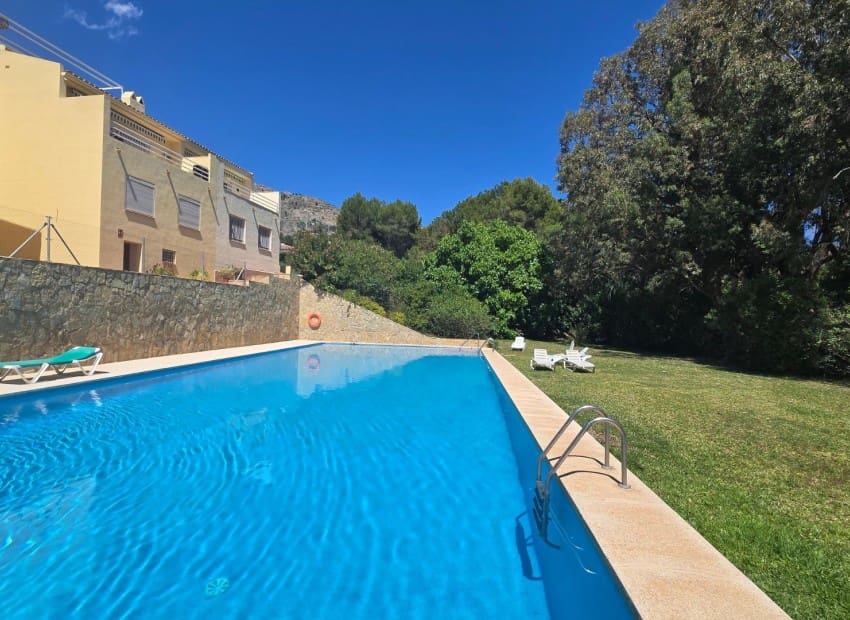 3 slaapkamer Halfvrijstaande villa voor vakantieverhuur in Altea la Vella met zwembad - € 3.000 (Ref: 9074297)