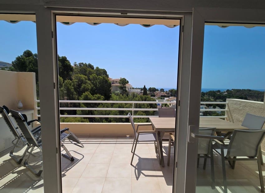 3 slaapkamer Halfvrijstaande villa voor vakantieverhuur in Altea la Vella met zwembad - € 3.000 (Ref: 9074297)
