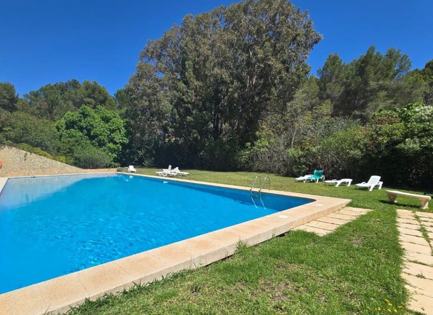 3 slaapkamer Halfvrijstaande villa voor vakantieverhuur in Altea la Vella met zwembad - € 3.000 (Ref: 9074297)