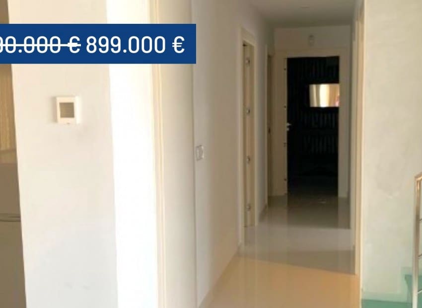 4 bedroom Villa for sale in Campoamor with pool - € 899,000 (Ref: 9074526)