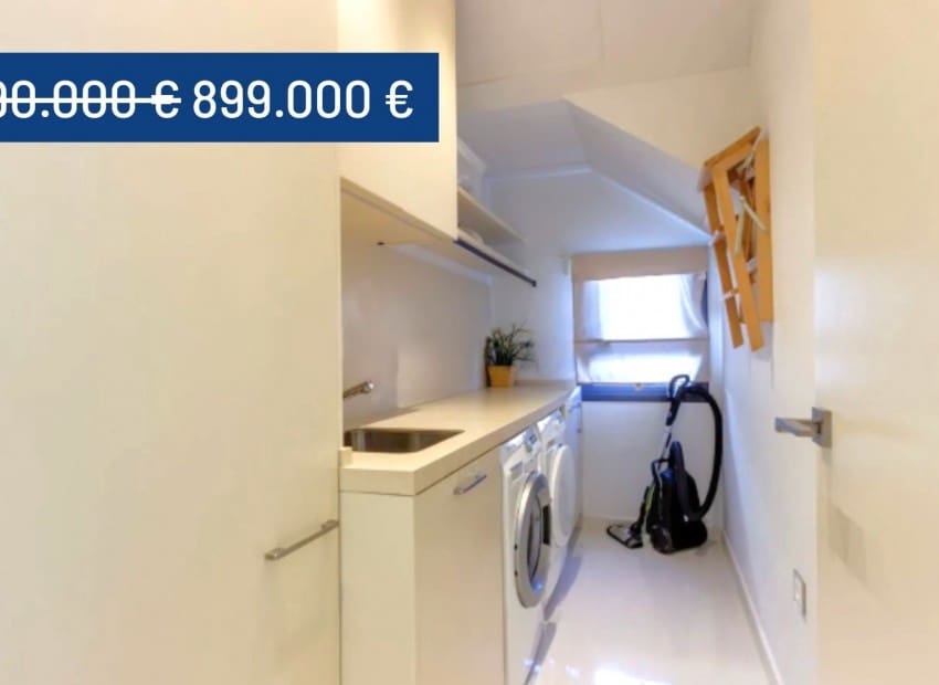 4 bedroom Villa for sale in Campoamor with pool - € 899,000 (Ref: 9074526)