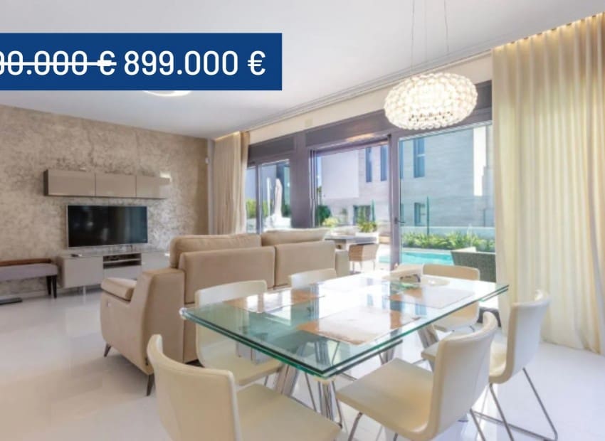 4 bedroom Villa for sale in Campoamor with pool - € 899,000 (Ref: 9074526)