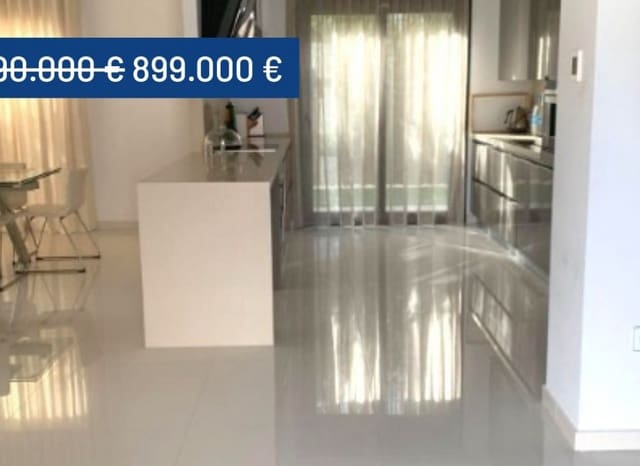 4 Zimmer Villa zu verkaufen in Campoamor, Orihuela mit Pool - 899.000 € (Ref: 9074526)