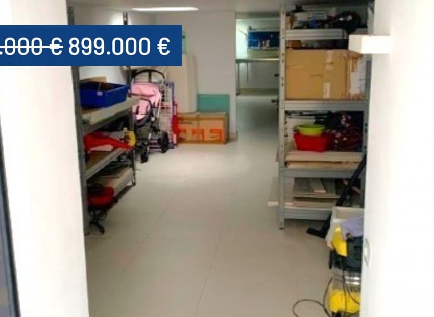 4 bedroom Villa for sale in Campoamor with pool - € 899,000 (Ref: 9074526)