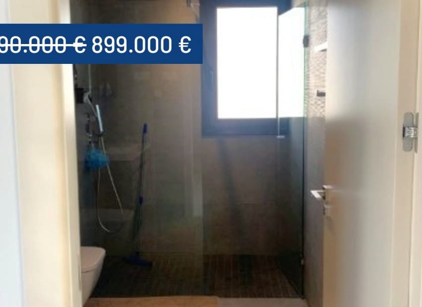 4 bedroom Villa for sale in Campoamor with pool - € 899,000 (Ref: 9074526)