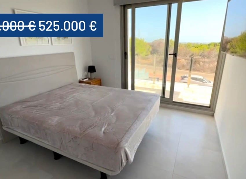 3 quarto Moradia para venda em Villamartin com piscina - 525 000 € (Ref: 9075588)