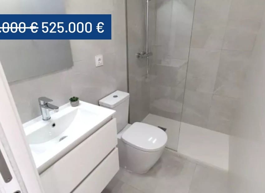 3 quarto Moradia para venda em Villamartin com piscina - 525 000 € (Ref: 9075588)