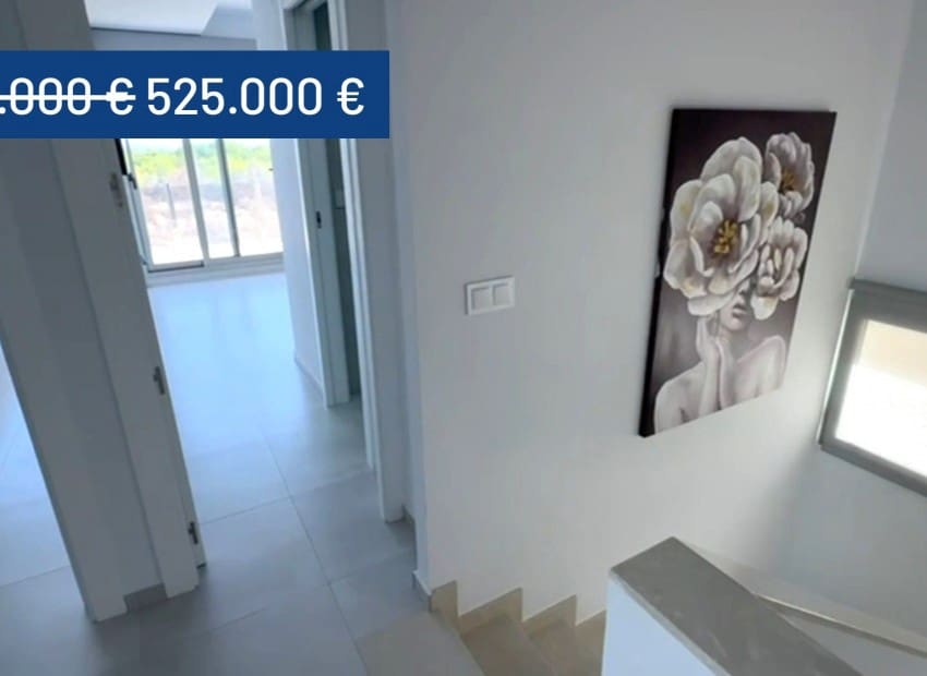 3 quarto Moradia para venda em Villamartin com piscina - 525 000 € (Ref: 9075588)