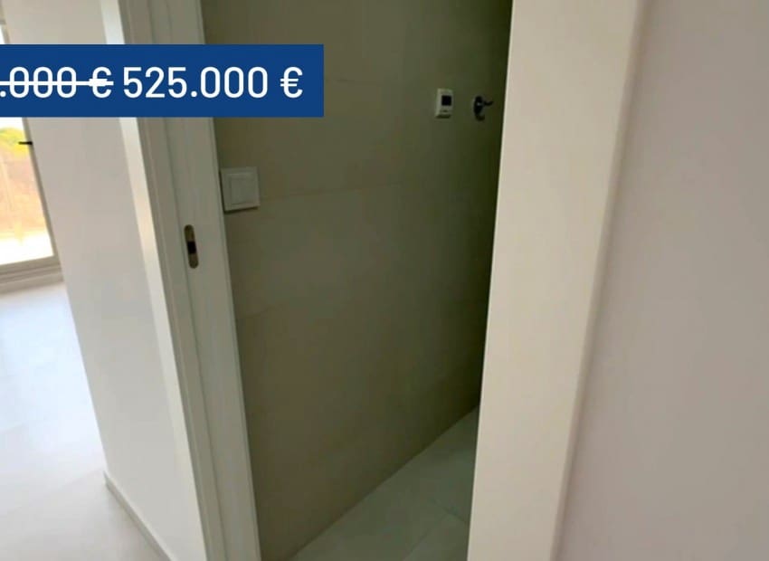 3 quarto Moradia para venda em Villamartin com piscina - 525 000 € (Ref: 9075588)