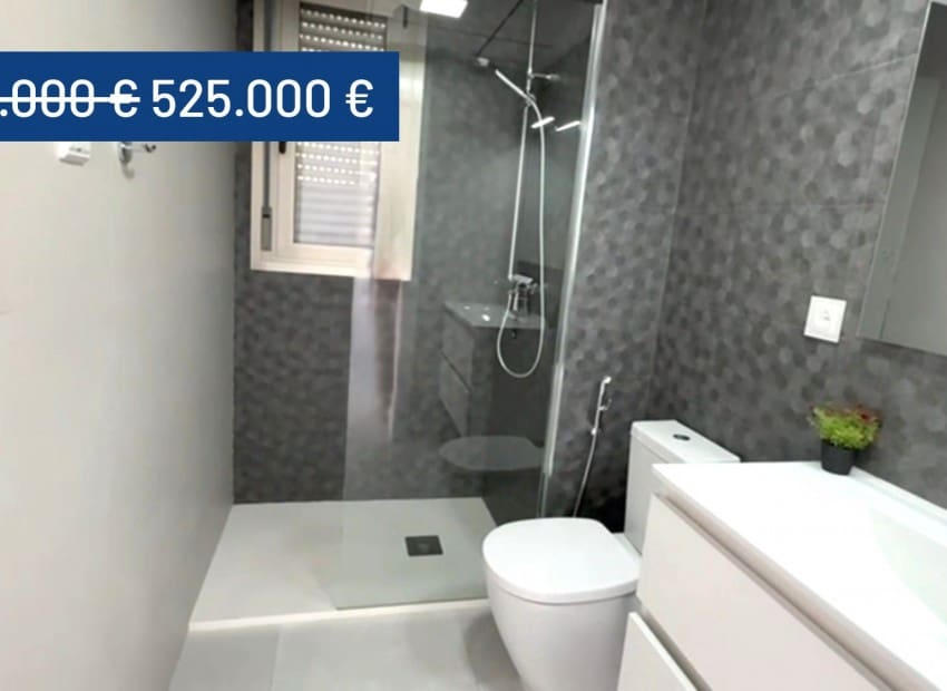 3 quarto Moradia para venda em Villamartin com piscina - 525 000 € (Ref: 9075588)