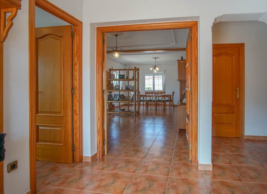 5 bedroom Villa for sale in Calpe / Calp with pool - € 725,000 (Ref: 9081963)