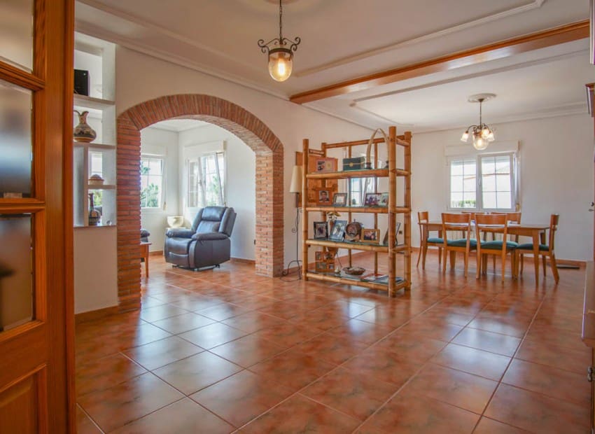 5 bedroom Villa for sale in Calpe / Calp with pool - € 725,000 (Ref: 9081963)