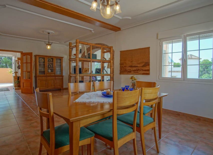 5 bedroom Villa for sale in Calpe / Calp with pool - € 725,000 (Ref: 9081963)