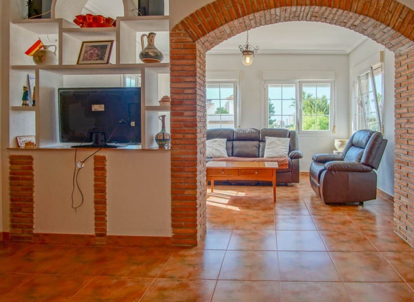 5 bedroom Villa for sale in Calpe / Calp with pool - € 725,000 (Ref: 9081963)