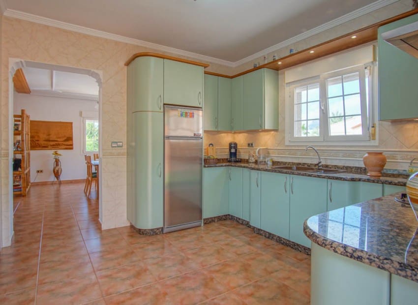 5 bedroom Villa for sale in Calpe / Calp with pool - € 725,000 (Ref: 9081963)