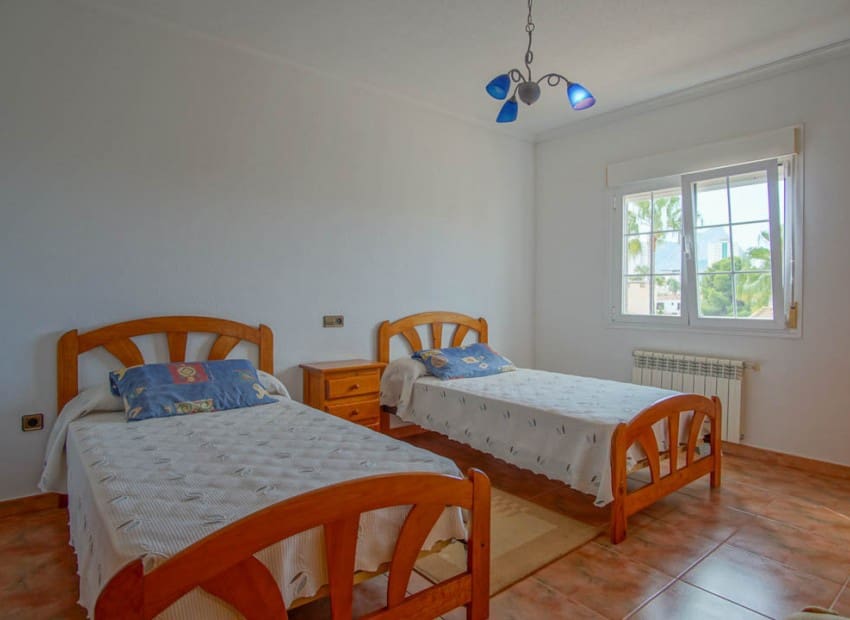 5 bedroom Villa for sale in Calpe / Calp with pool - € 725,000 (Ref: 9081963)