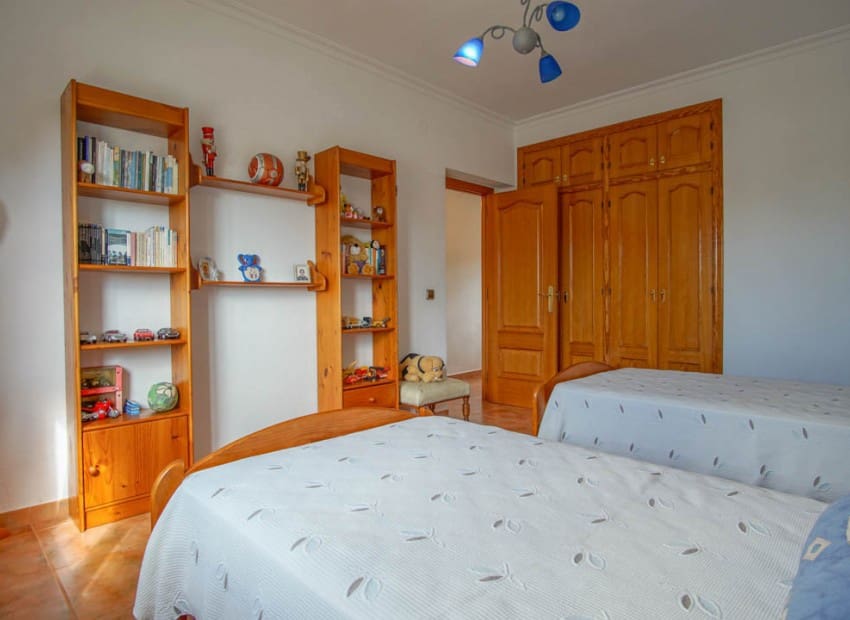 5 bedroom Villa for sale in Calpe / Calp with pool - € 725,000 (Ref: 9081963)