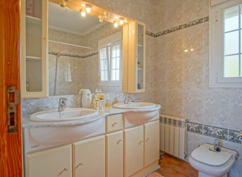 5 bedroom Villa for sale in Calpe / Calp with pool - € 725,000 (Ref: 9081963)