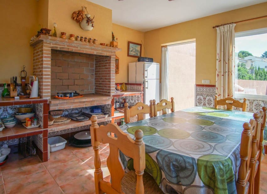 5 bedroom Villa for sale in Calpe / Calp with pool - € 725,000 (Ref: 9081963)