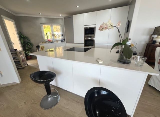 6 slaapkamer Villa te koop in Altea met zwembad - € 2.300.000 (Ref: 9084657)