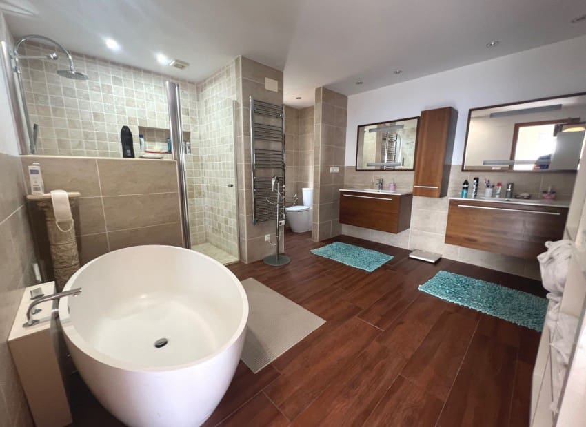 6 makuuhuone Huvila myytävänä paikassa Altea mukana uima-altaan - 2 300 000 € (Ref: 9084657)