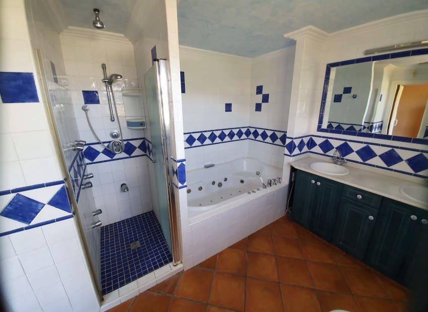 6 soveværelse Villa til leje i Callosa d'En Sarria med swimmingpool garage - € 3.500 (Ref: 9097054)