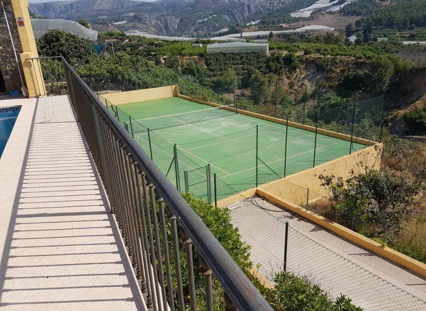 6 soveværelse Villa til leje i Callosa d'En Sarria med swimmingpool garage - € 3.500 (Ref: 9097054)