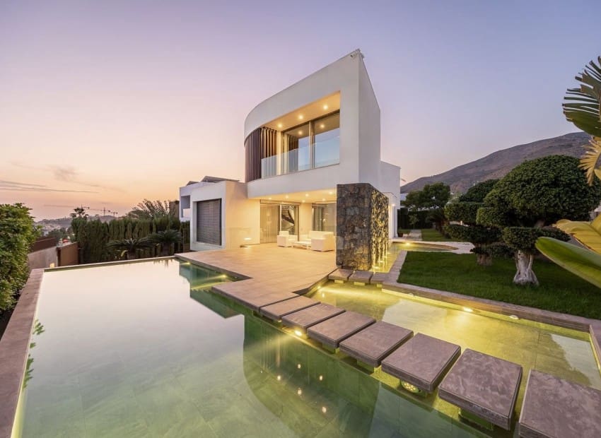 3 bedroom Villa for sale in Finestrat with pool garage - € 1,645,000 (Ref: 9100354)