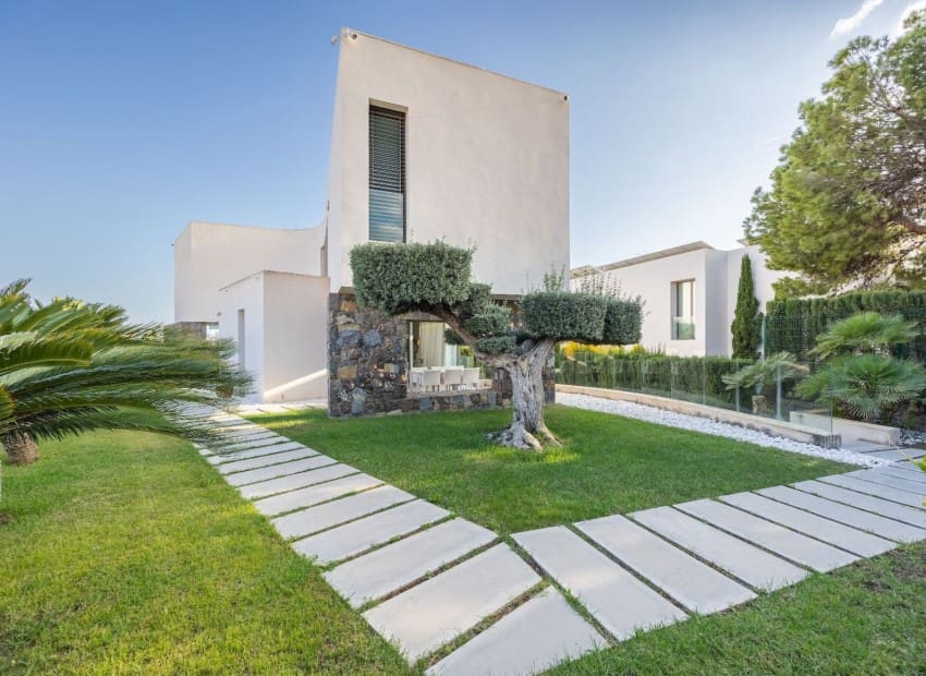 3 bedroom Villa for sale in Finestrat with pool garage - € 1,645,000 (Ref: 9100354)