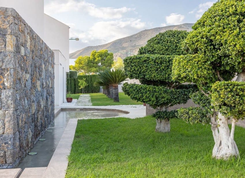 3 bedroom Villa for sale in Finestrat with pool garage - € 1,645,000 (Ref: 9100354)