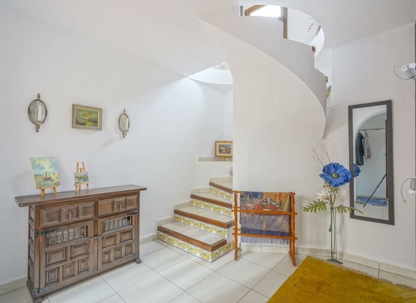 5 soveværelse Villa til salg i Monte Pego med swimmingpool - € 575.000 (Ref: 9109158)