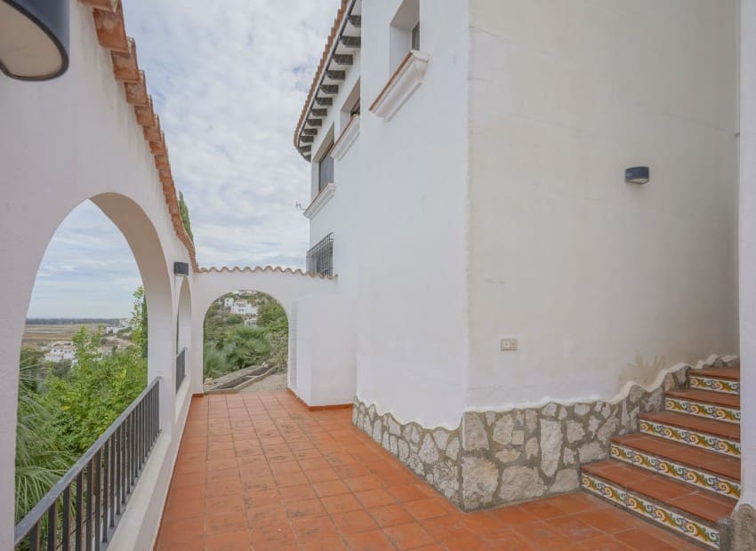 5 soveværelse Villa til salg i Monte Pego med swimmingpool - € 575.000 (Ref: 9109158)