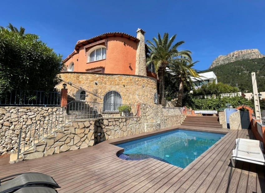 6 bedroom Villa for sale in Calpe / Calp with pool - € 845,000 (Ref: 9120747)